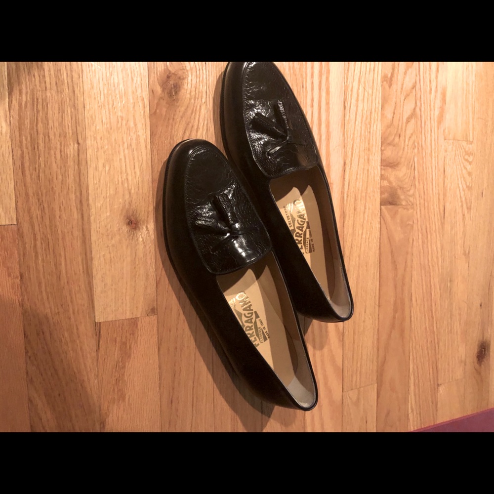 NWOT Snake Salvatore Ferragamo Loafers